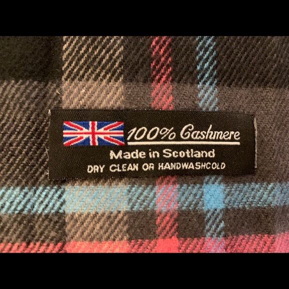 100% Cashmere Scarf made in Scotland - Picture 2 of 3